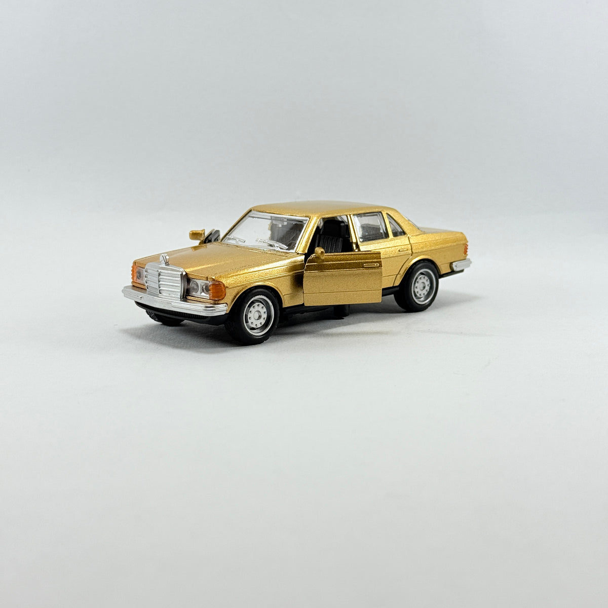 Mercedes-Benz W123 Style Classic Sedan Die-Cast Model Car