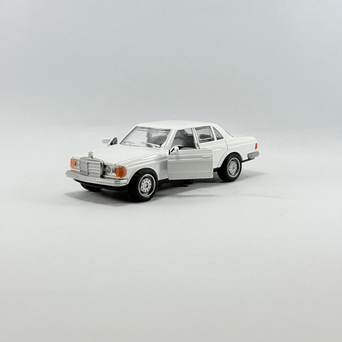 Mercedes-Benz W123 Style Classic Sedan Die-Cast Model Car
